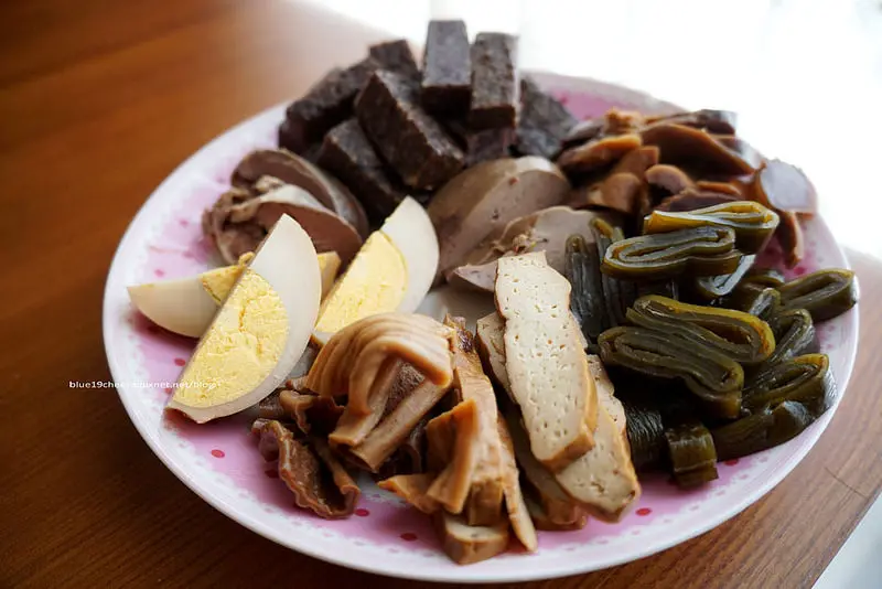 【新竹伴手禮】美乃斯西點麵包 - 柯P柯文哲愛吃的波蘿麵包.滷味入味好吃