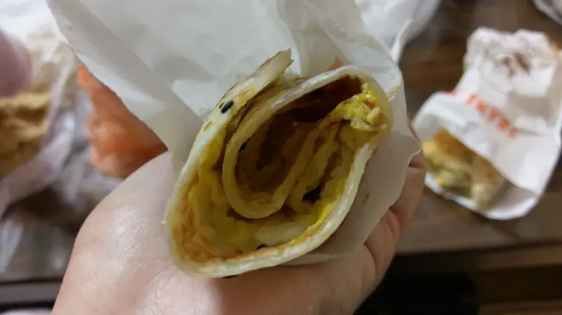 「來去吃早餐」隱身在市場中的超級早鳥早餐＠鮮味餡餅