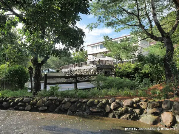 【景點】南投禪與松休閒養身會館@水里 : 最後的秘境？! 私人招待所變身檜木屋度假山莊        
      