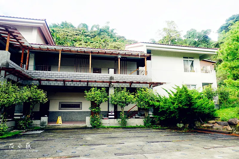 禪與松休閒養生會館 Zen and Pine Resort。近日月潭、水里蛇窯民宿，徜徉在大自然氛圍中的檜木芬芳民宿，住宿附贈中式早餐，寵物也可以一起來玩唷!