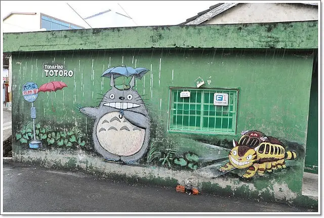 ❤台南景點。大內龍貓公車站，龍貓實在太可愛了！