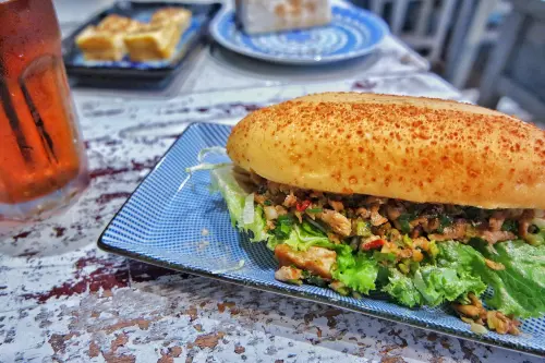 就是要吃早餐．創意熱炒麵包、呷金霸碳烤吐司 |板橋早午餐 |江子翠 ▲女子的休假計劃▼