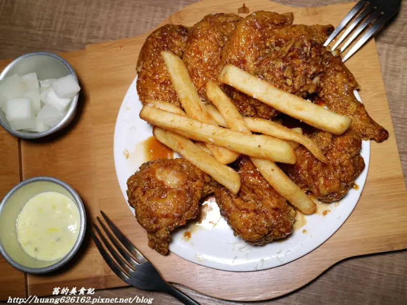 【台北大安區】來自釜山 歐巴 開的超人氣炸雞店『CHIMAC175』韓式炸雞/東區韓式料理推薦/海鮮辣炒年糕/175韓式醬油脆皮/釜山馬鈴薯燉雞/海雲台Pizza/捷運國父紀念館