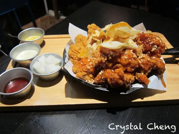 【台北美食推薦】Chimac 175 Taipei 韓式炸雞 味道不錯但是吃多有點膩 排隊排好久但是有小鮮肉店員推薦！(國父紀念館 捷運美食 異國)