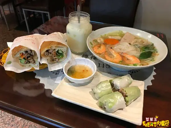 【姐妹花越南創意料理菜單價位大公開】高CP值的道地越南料理～台中必吃美食小吃餐廳推薦！招牌菜涼拌春捲、法國麵包、鮮蝦河粉。