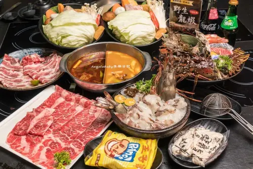 行天宮必吃美食｜極禾優質火鍋-農安店 超值龍王雙人海陸餐吃得到巨無霸野生龍蝦、季節限定『男生手臂長野生黑虎蝦』、超值火鍋、聚餐推薦、農安街美食、行天宮火鍋