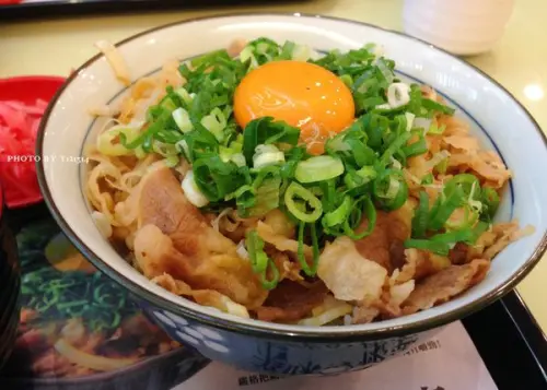 【台中】 三商巧福集團「鮮五丼」，百元有找平價丼飯熊熊來襲