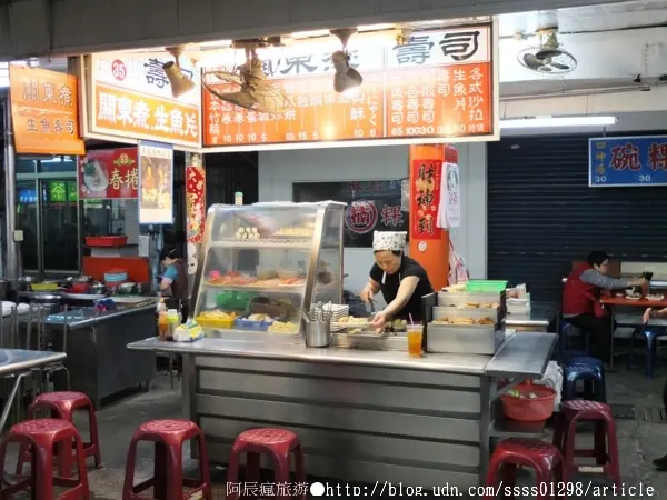 【美食特搜。屏東市】關東煮壽司。大嗑一盤鮮美生魚片 百搭的哇沙米沾醬 屏東夜市美食篇        
      