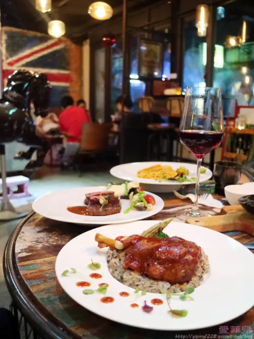 信義區餐酒館→姊紋GIVEN CAFE HOUSE咖啡與餐酒館結合，好好吃又好好拍！跟姊妹續杯的好所在~