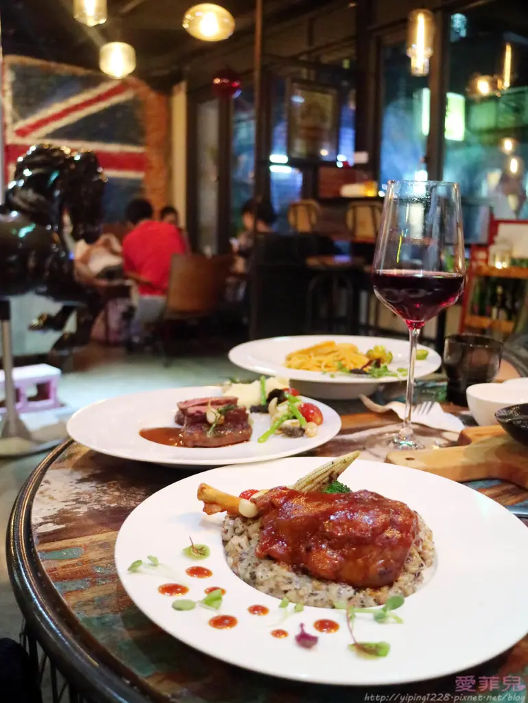 信義區餐酒館→姊紋GIVEN CAFE HOUSE咖啡與餐酒館結合，好好吃又好好拍！跟姊妹續杯的好所在~