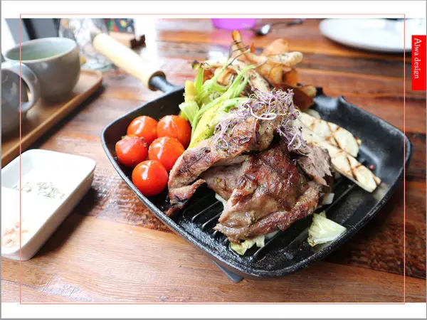 【新竹餐酒館推薦】EISEN bistro 伊比利上蓋肉豬排，軟嫩Q彈，份量足；巴黎焦糖泡芙塔，讓人妻少女心蕩漾