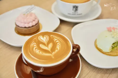 Milkglider Latteartist Unity:拉花達人的牛奶滑翔機或水果軟糖綜合咖啡