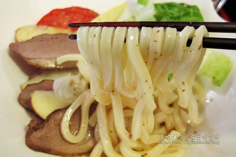 [文山區美食] 鳳朝三味手作咖啡館●木柵興隆路高人氣社區平價咖啡餐廳●手沖世界級咖啡●丼飯●讚岐烏龍麵●三明治●早午餐●花式咖啡