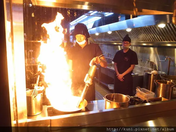 GRD3日誌---10032015 札幌炎神拉麵：熊熊烈火炙燒湯頭