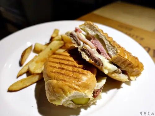 【台北松山】敝所 Bison Cafe