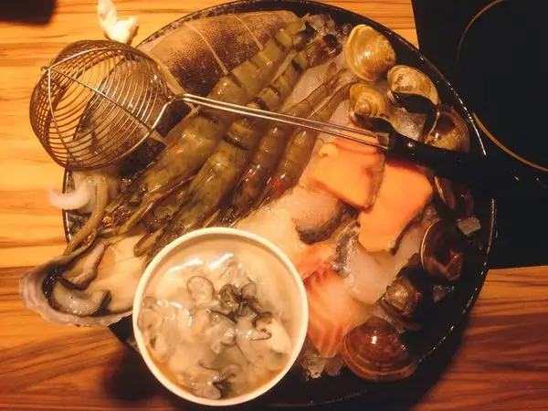 台北/松江南京站/竹間精緻鍋物/食材新鮮霜降牛肉超嫩/不限時又乾淨的精緻小火鍋