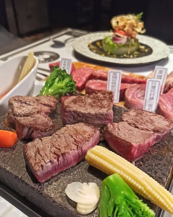 大安區牛排 | 凱恩斯岩燒牛排  台北大安店  400度岩石燒烤  自己動手烤牛排