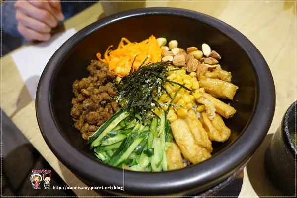 ♥新竹素食餐廳介紹♥▋新橋集團新橋井町 ヘルシー健康蔬食料理 新源店▋清大夜市水源街八分飽附近用餐~ 今天呷菜！！