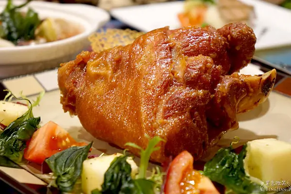 忠孝敦化站▋Mr.Onion牛排餐廳~多樣化精緻套餐，滿足每一張挑剔的嘴