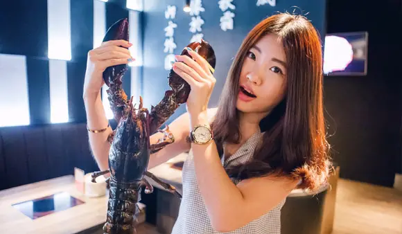 台北海鮮火鍋推薦｜超猛的波士頓龍蝦鍋：「方圓涮涮屋 永和店」超大份量高級肉盤@捷運頂溪站(台北涮涮鍋、海鮮火鍋、台北火鍋推薦、鴛鴦鍋)