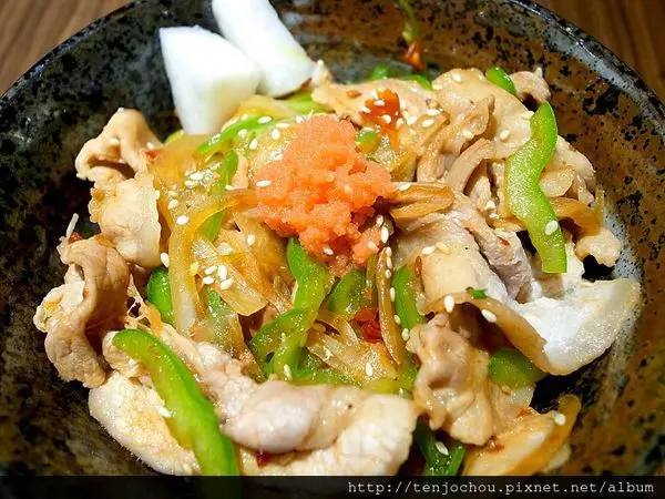 花花，甲飽沒【台北食記】中山站 于丼屋 100元明太子豬肉丼附鮭魚味噌湯 便宜又好吃cp值高