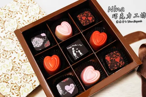 [宅配]Nina妮娜巧克力工坊-融於口中的甜蜜，寵愛媽咪巧克力禮盒+媽咪限定馬卡龍禮盒!!!