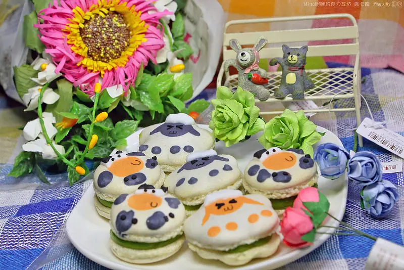 【宅配美食】Nina清境妮娜巧克力工坊~令女孩瘋狂的可愛馬卡龍~農場造型抹茶口味~牧場的牛跟羊都跑來啦~