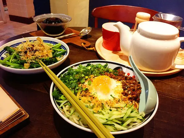 『板橋』隱身板橋巷弄，低調質感老宅咖啡廳，令人驚喜回味再三的好店！