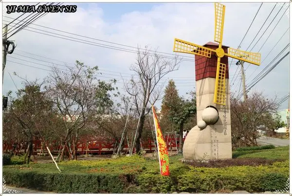 [台中烏日]整排垂櫻走在櫻花隧道中~員農櫻花種苗場
