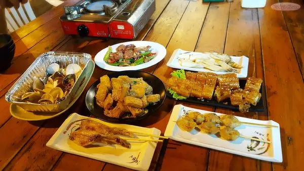 內行人必推~「府城騷烤家」堅持生鮮食材 原味炭烤 平價美味!