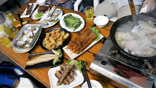 【台南市-東區】平價炭烤、好吃快炒、美味熱湯~『府城騷烤家』就是要讓你大呼過癮的即滿足荷包也滿足肚皮~σ(ˋ▽ˊ)σ~