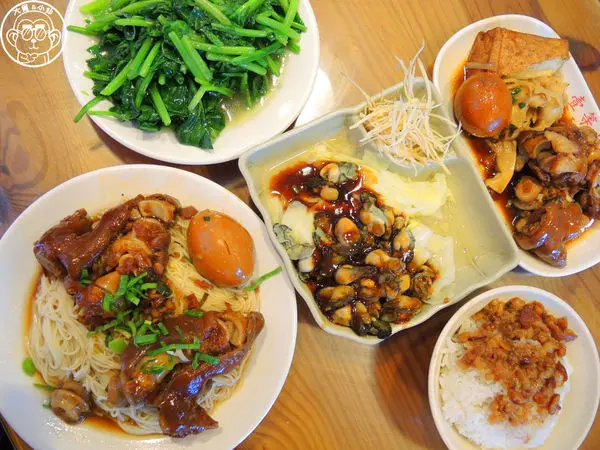 呷飽祙【桃園中壢･壹等品霸王豬腳】日賣千份的古早味豬腳        
      