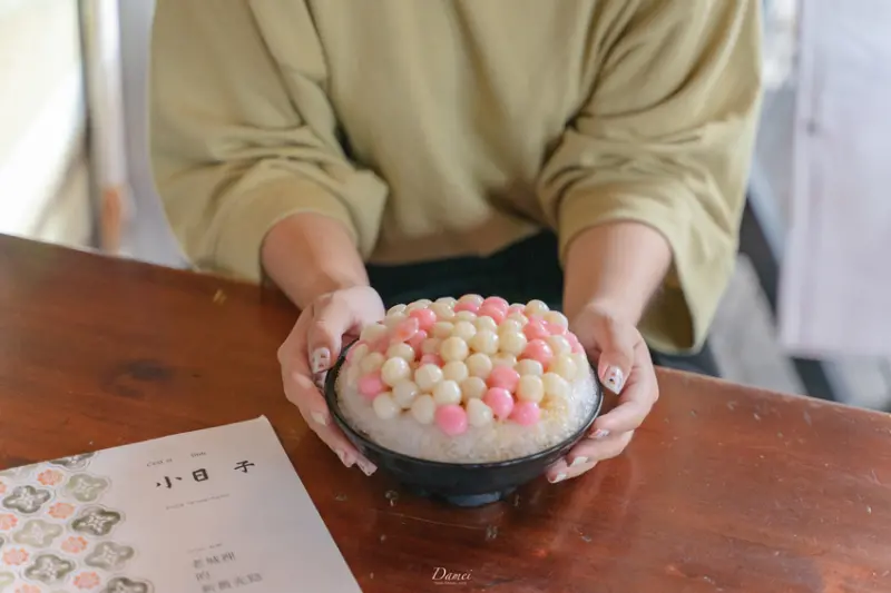 台南中西區｜阿川古早味粉圓冰﻿-舖滿整碗冰的古早味紅白湯圓，消暑好夥伴