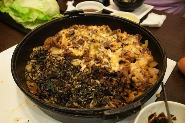 【鳥松】來澄清湖時別忘了吃「金閣鍋物」喔! 優質肉品大大滿足啦^^