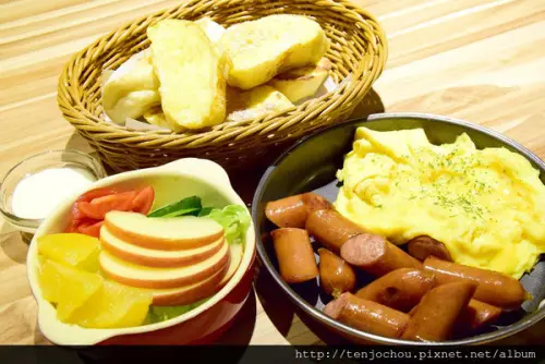 花花，甲飽沒【台北食記】如，菓Flambagel Café 超平價貝果店早午餐推薦