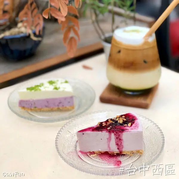 【台中美食】公益路隱藏版咖啡館 沒有名字的咖啡館 沒有招牌 沒有服務費 只有一個愛甜點愛咖啡的心 百元甜點 假日版抹茶千層