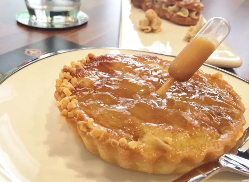 [台中 美食]Délys Pâtisserie/Traiteur 得梨思法式甜點/鹹食店 得梨思法式甜點鹹食店，焦糖蘋果塔&布雷斯特泡芙都意想不到的美味，餐聽何時開幕敲碗中！