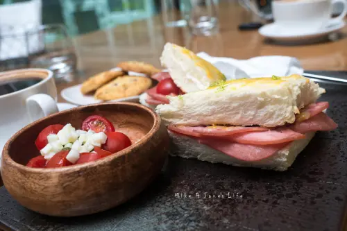 【食記】藝。風巷|新藝文空間 咖啡/下午茶，插座/無線網路/無用餐時間限制@麥仔生活日記