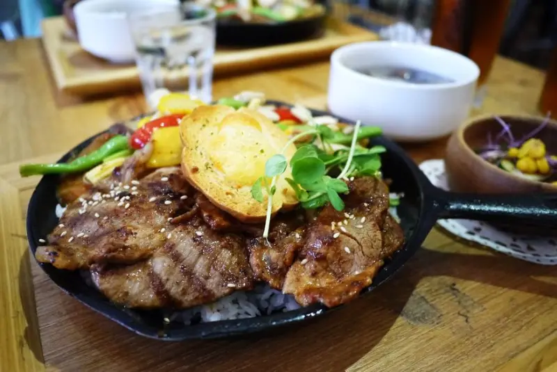 【台北】中山 南西六號公寓cafe 日式濃郁鐵鍋咖哩‧鐵鍋鬆餅‧咖啡‧輕食‧下午茶♥♥♥