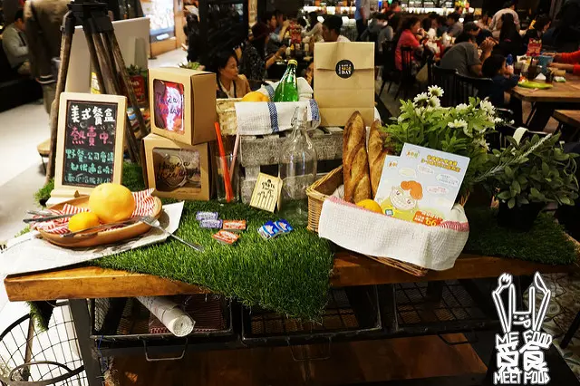 
【洋食】台北南港 樂子美式餐廳(南港店) 濃郁蘑菇起司牛肉堡 冷熱交融香甜布朗尼
