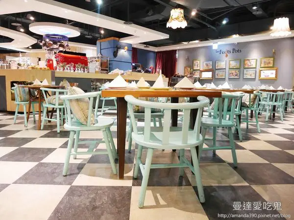 【台南食記】東區 小銅鍋義式餐廳(誠品店) ● 薄脆義式PIZZA一吃上癮！❤❤