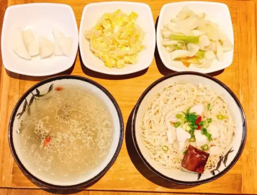 【花蓮】阿桂油飯｜好萊塢電影導演慕名而來的美食＊