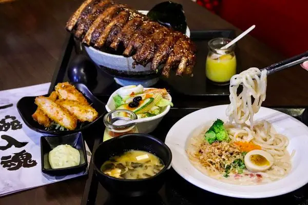 【高雄‧食記】鬼川拉麵 -- 巨無霸肋排拉麵