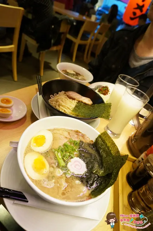 【食記】台北東區 世田谷拉麵  日本東京有名的拉麵店就在忠孝敦化216巷 超愛秘醬豚骨沾麵