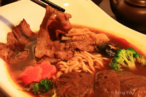 【台中餐廳】氣氛佳、適合坐下來靜靜用餐 ☞ 炙牛食創堂