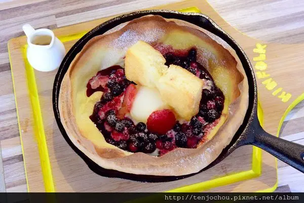 花花，甲飽沒【台北食記】Kinfolk Cheese&Coffee 焙鍋鬆餅早午餐 女孩必吃夢幻甜鹹點 士林天母美食