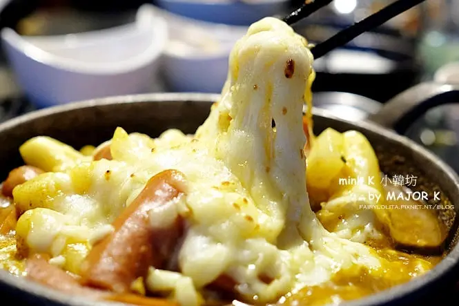 《北市信義區♥食記》Mini K 小韓坊。台北市第一間露天戶外韓式烤肉，大啖肥脥油脂牛五花及肉感牛小排，還有起司火鍋整個大滿足！(市政府捷運站)