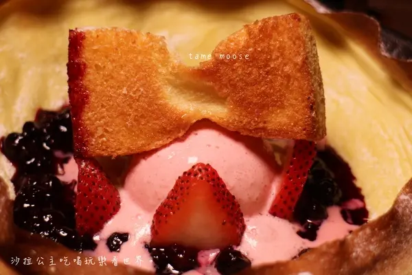 台北，中山人氣名店『tame moose』療癒焙鍋鬆餅/大眼怪拉花/巷弄排隊美食