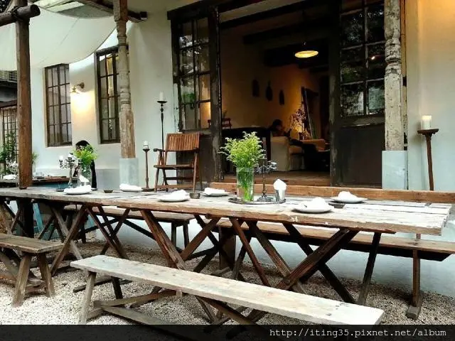 【中正紀念堂站】穿越時空走進古法國的秘境~香色