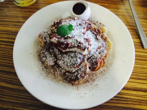 捷運台北車站 ✿ 荷蘭小鬆餅 ✿ 排隊人氣店! 二店準備中!! 小圓QQ 荷蘭小鬆餅~